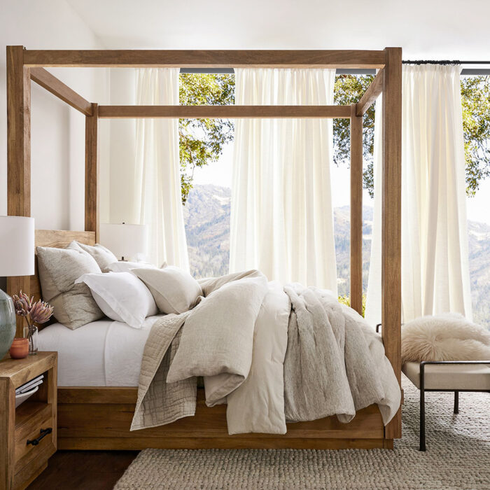 Oakleigh Canopy Bed